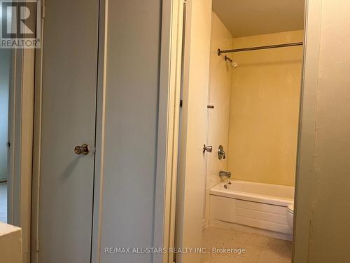 55 Maryknoll Avenue, Kawartha Lakes (Lindsay), ON - Indoor Photo Showing Bathroom