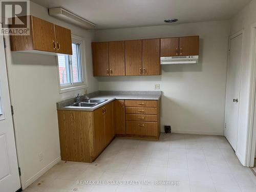 55 Maryknoll Avenue, Kawartha Lakes (Lindsay), ON - Indoor Photo Showing Kitchen With Double Sink