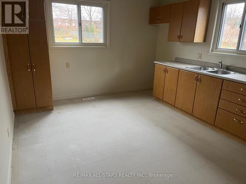 51 Maryknoll Avenue, Kawartha Lakes (Lindsay), ON - Indoor Photo Showing Kitchen With Double Sink