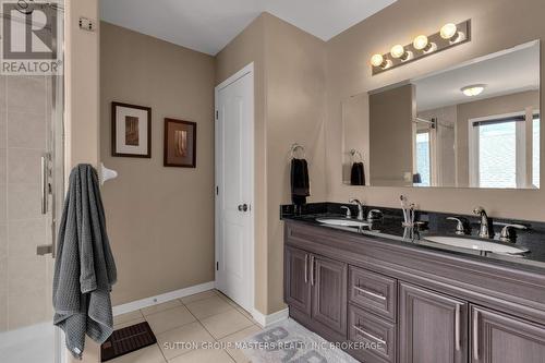 500 Weston Crescent, Kingston (East Gardiners Rd), ON - Indoor Photo Showing Bathroom