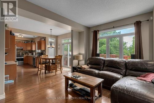 500 Weston Crescent, Kingston (East Gardiners Rd), ON - Indoor Photo Showing Living Room