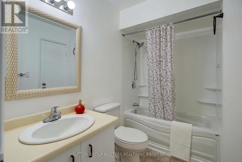 51 - 808 Datzell Lane, Kingston (South Of Taylor-Kidd Blvd), ON - Indoor Photo Showing Bathroom