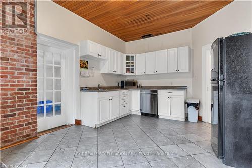 231 Dundas Street W, Greater Napanee, ON - Indoor Photo Showing Kitchen