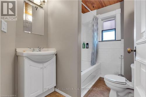 231 Dundas Street W, Greater Napanee, ON - Indoor Photo Showing Bathroom