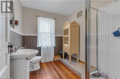 231 Dundas Street W, Greater Napanee, ON - Indoor Photo Showing Bathroom