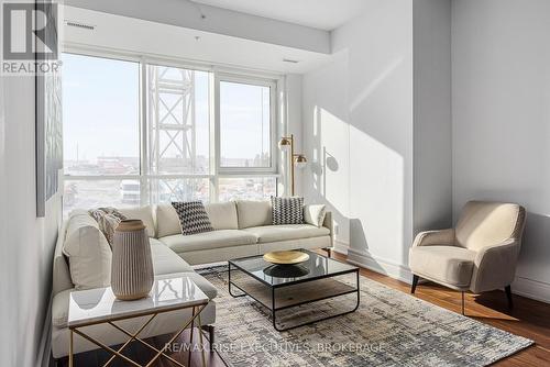 1009 - 150 Marketplace Avenue, Ottawa, ON - Indoor Photo Showing Living Room