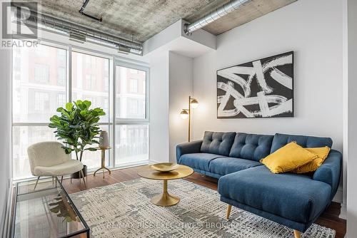 1009 - 150 Marketplace Avenue, Ottawa, ON - Indoor Photo Showing Living Room