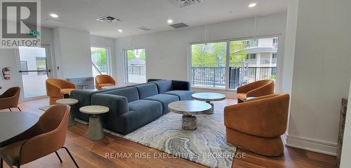 1009 - 150 Marketplace Avenue, Ottawa, ON - Indoor Photo Showing Living Room