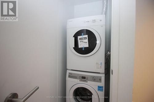 3612 - 161 Roehampton Avenue, Toronto (Mount Pleasant West), ON - Indoor Photo Showing Laundry Room