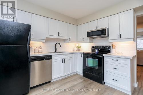 26 - 1990 Wavell Street, London, ON - Indoor Photo Showing Kitchen