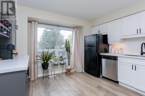 26 - 1990 Wavell Street, London, ON - Indoor Photo Showing Kitchen