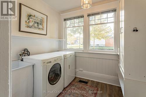 99 Boullee Street, London, ON - Indoor Photo Showing Laundry Room