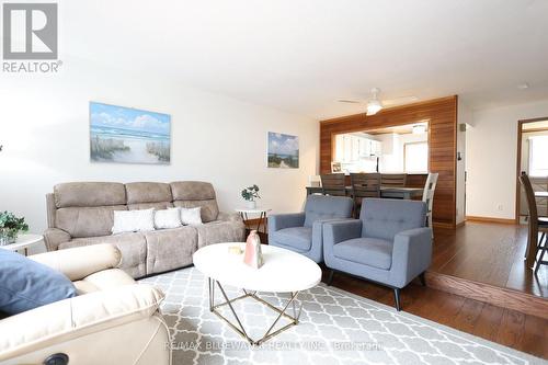 12 Park Avenue, Lambton Shores (Grand Bend), ON - Indoor Photo Showing Living Room