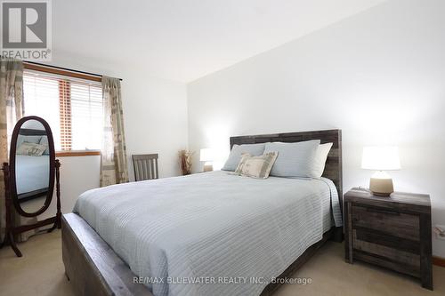 12 Park Avenue, Lambton Shores (Grand Bend), ON - Indoor Photo Showing Bedroom