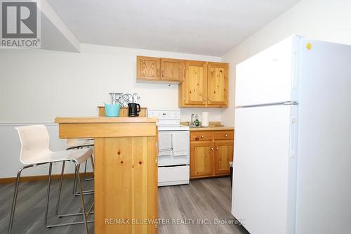 12 Park Avenue, Lambton Shores (Grand Bend), ON - Indoor Photo Showing Kitchen