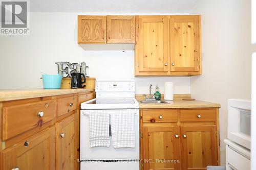 12 Park Avenue, Lambton Shores (Grand Bend), ON - Indoor Photo Showing Kitchen