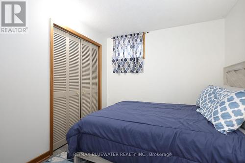 12 Park Avenue, Lambton Shores (Grand Bend), ON - Indoor Photo Showing Bedroom