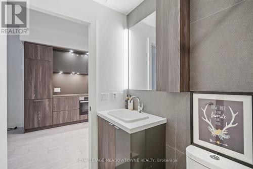 813 - 15 Mercer Street, Toronto, ON - Indoor Photo Showing Bathroom