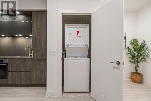 813 - 15 Mercer Street, Toronto, ON - Indoor Photo Showing Laundry Room