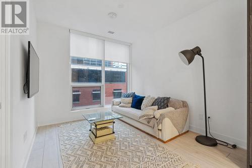 813 - 15 Mercer Street, Toronto, ON - Indoor Photo Showing Living Room