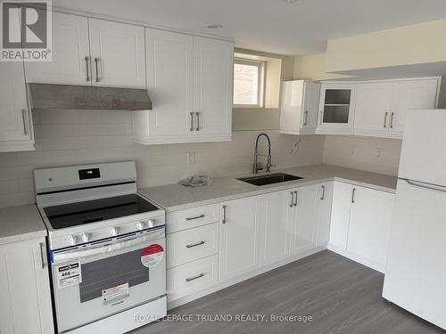 1266 Silverfox Drive, London, ON - Indoor Photo Showing Kitchen