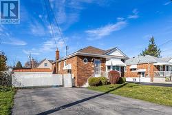 208 EAST 32ND STREET  Hamilton, ON L8V 3S4