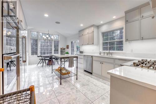 10216 Parkside Crescent, Grand Bend, ON - Indoor Photo Showing Kitchen With Upgraded Kitchen