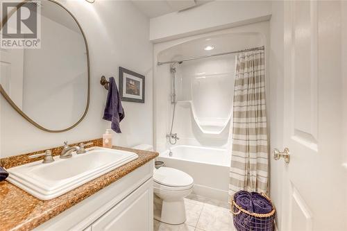 10216 Parkside Crescent, Grand Bend, ON - Indoor Photo Showing Bathroom