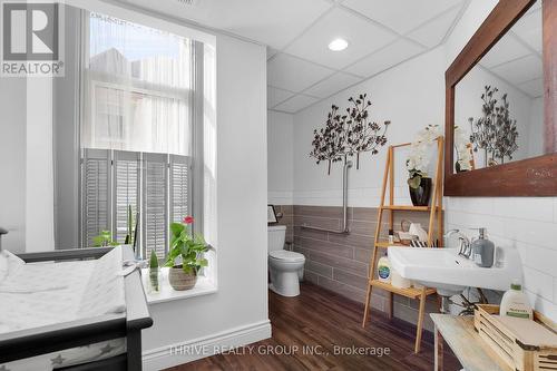 533 Queens Avenue, London, ON - Indoor Photo Showing Bathroom