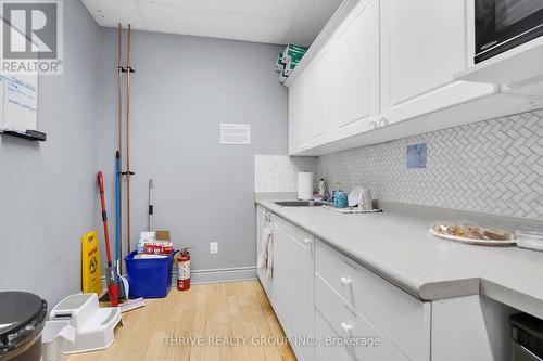 533 Queens Avenue, London, ON - Indoor Photo Showing Kitchen