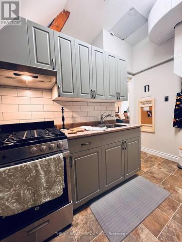 533 Queens Avenue, London, ON - Indoor Photo Showing Kitchen With Double Sink