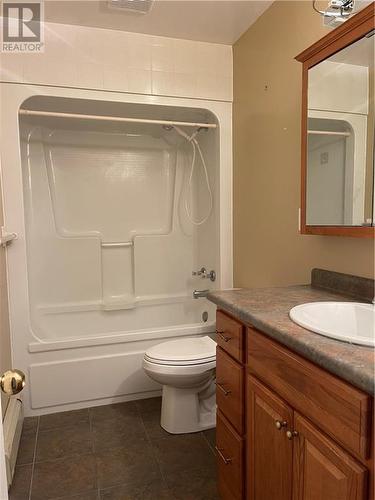 22 Chaffey Street, Brockville (810 - Brockville), ON - Indoor Photo Showing Bathroom