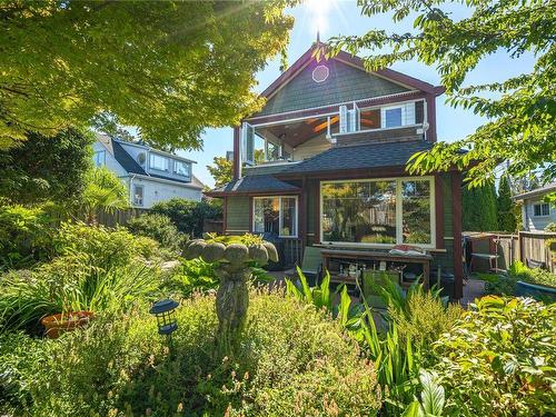 485 Head St, Esquimalt, BC 