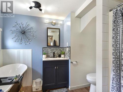 4775 Algonquin Road, Augusta (809 - Augusta Twp), ON - Indoor Photo Showing Bathroom