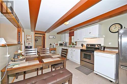 4775 Algonquin Road, Augusta (809 - Augusta Twp), ON - Indoor Photo Showing Kitchen