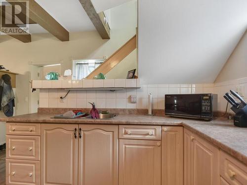 4775 Algonquin Road, Augusta (809 - Augusta Twp), ON - Indoor Photo Showing Kitchen