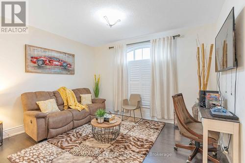 30 Trail Rider Drive, Brampton, ON - Indoor Photo Showing Living Room