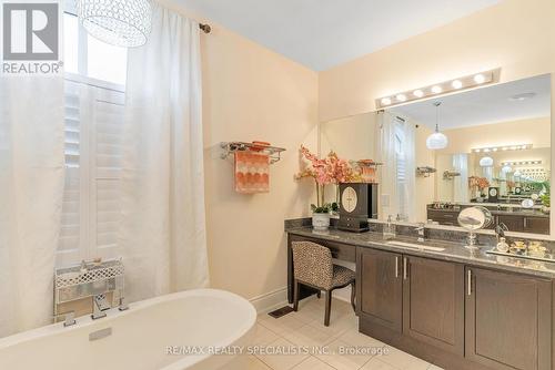 30 Trail Rider Drive, Brampton, ON - Indoor Photo Showing Bathroom