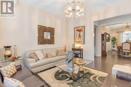 30 Trail Rider Drive, Brampton, ON - Indoor Photo Showing Living Room