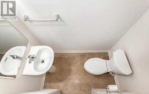 16 Quillberry Close, Brampton, ON - Indoor Photo Showing Bathroom