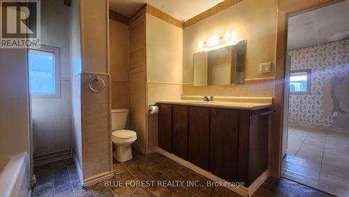 17 Argyle Street, Southwest Middlesex (Appin), ON - Indoor Photo Showing Bathroom