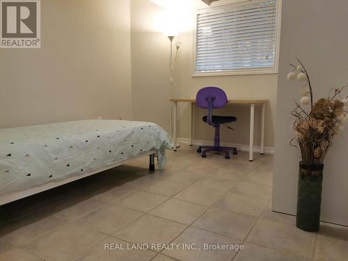 Bsmt 28 Lina Marra Drive, Vaughan, ON - Indoor Photo Showing Bedroom