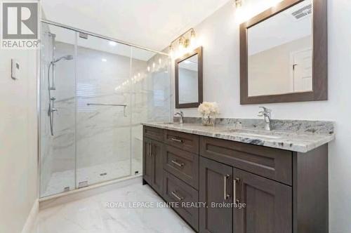 19 Mckinnon Avenue, Halton Hills, ON - Indoor Photo Showing Bathroom