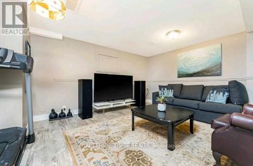 19 Mckinnon Avenue, Halton Hills, ON - Indoor Photo Showing Living Room