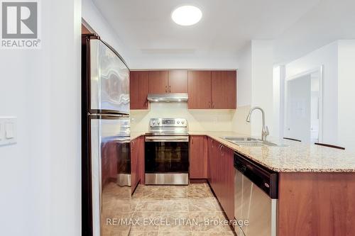 908 - 7 North Park Road, Vaughan, ON - Indoor Photo Showing Kitchen With Double Sink