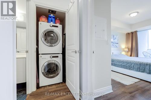 908 - 7 North Park Road, Vaughan, ON - Indoor Photo Showing Laundry Room