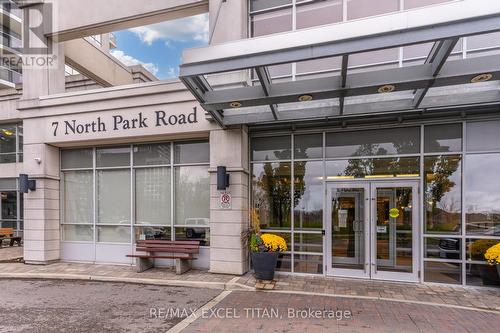 908 - 7 North Park Road, Vaughan, ON - Outdoor