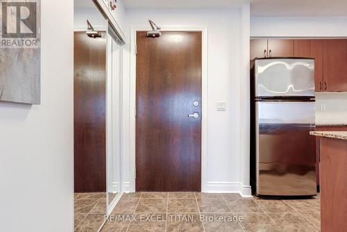 908 - 7 North Park Road, Vaughan, ON - Indoor