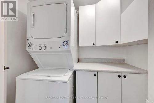 202 - 1389 White Oaks Boulevard, Oakville, ON - Indoor Photo Showing Laundry Room