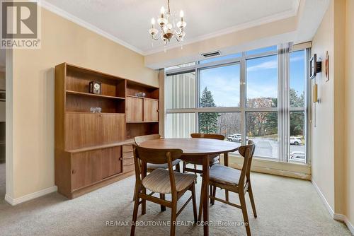 202 - 1389 White Oaks Boulevard, Oakville, ON - Indoor Photo Showing Dining Room